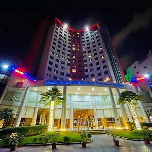 Crown Palace فندق